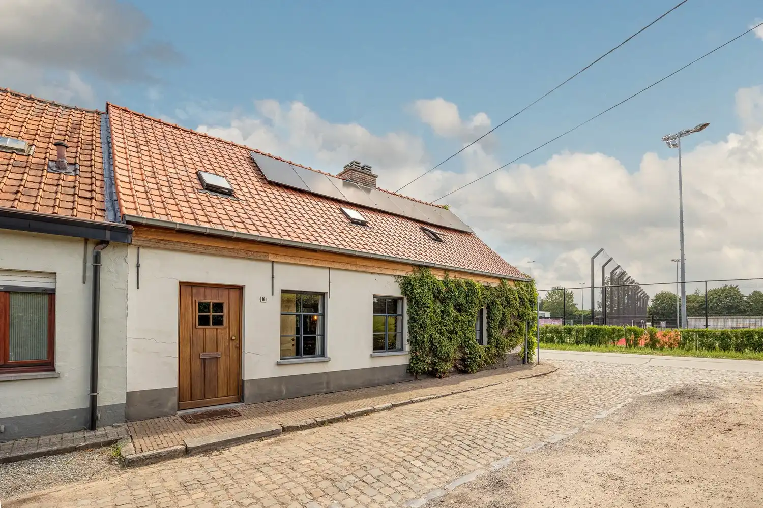 Karaktervolle woning met verwarmd zwembad en poolhouse — Verrebroek foto 15