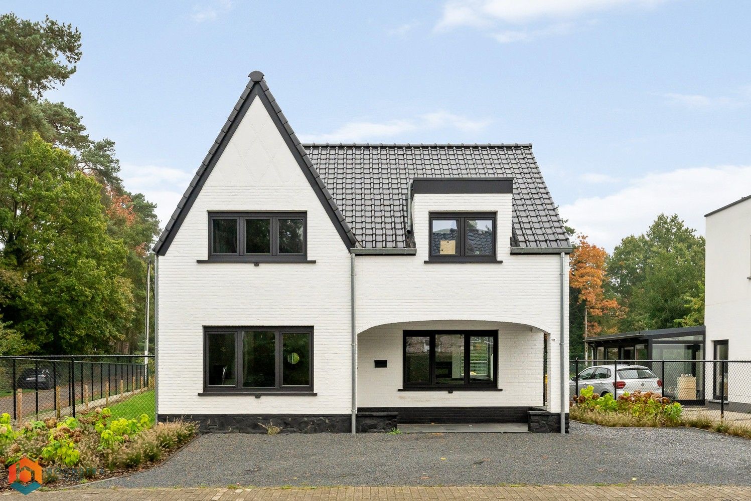 Gerenoveerde woning met 3 slpkrs op 683m foto {{pictureIndex}}