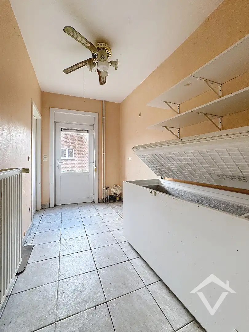 Alleenstaande woning met naastliggend stuk bouwgrond en weide te Eernegem foto 15