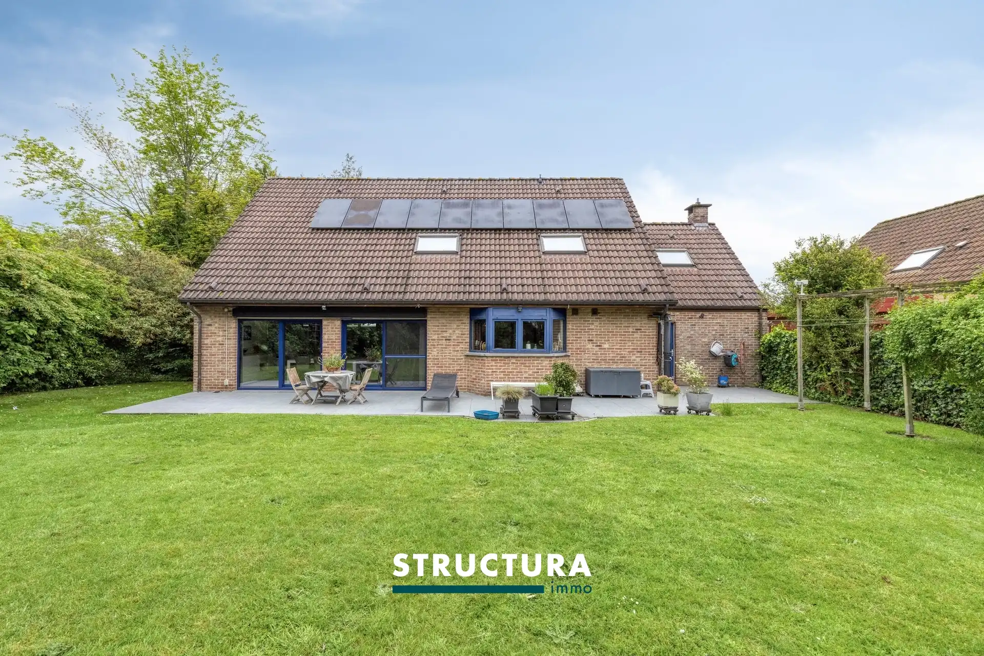 Gezinsvilla op topligging met prachtige ZW tuin foto 14