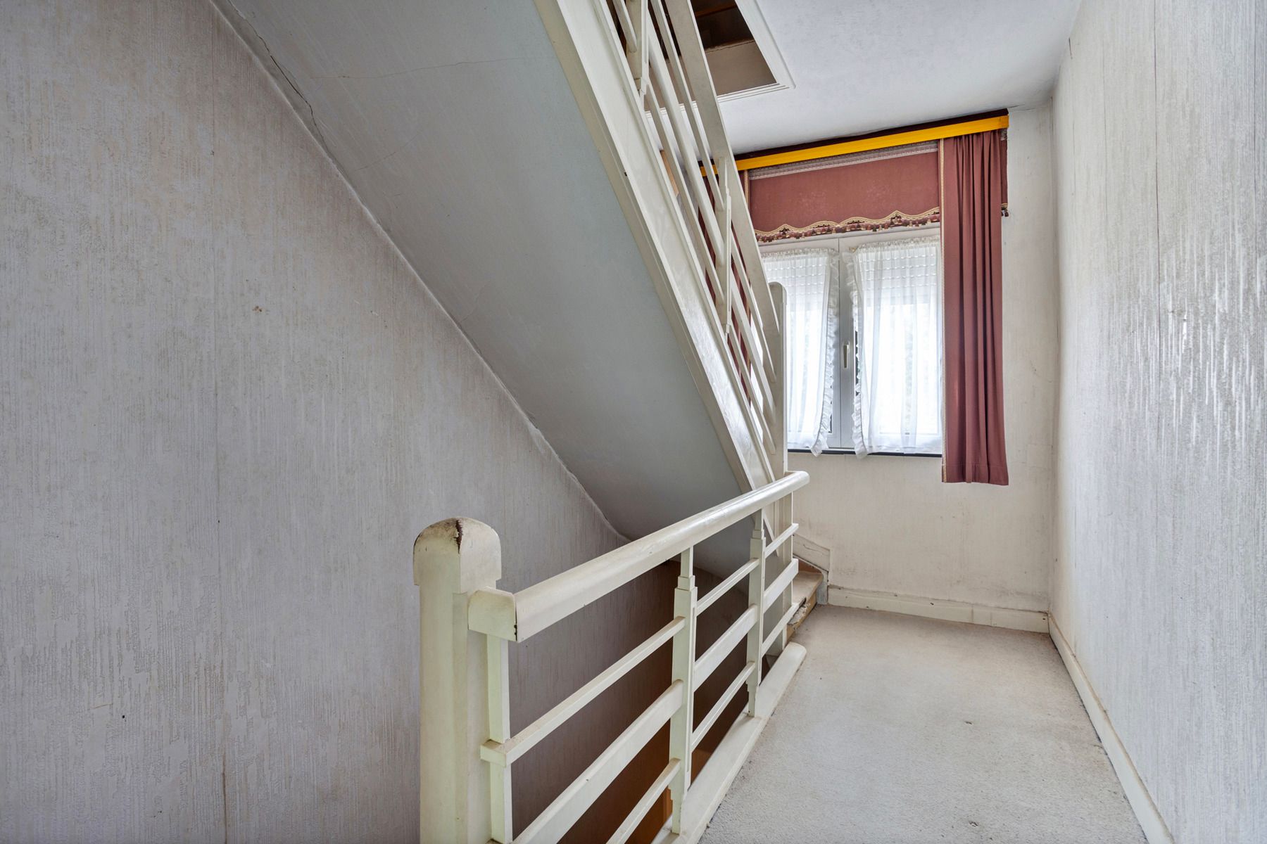 Te renoveren woning met 3 slaapkamers en tuin! foto 15