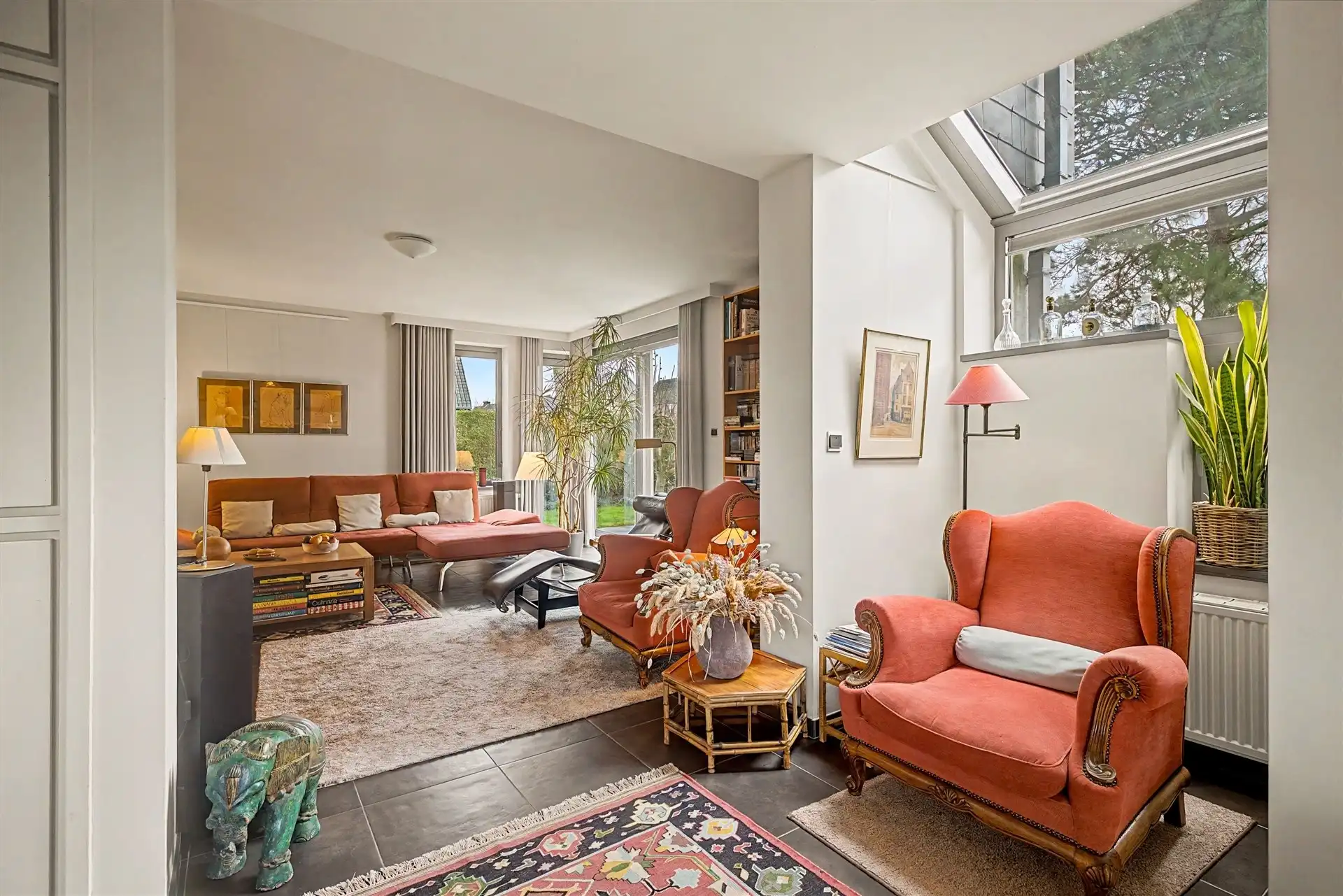 Stijlvolle gezinswoning met 3 slaapkamers en thuiskantoor (926m²) foto 10