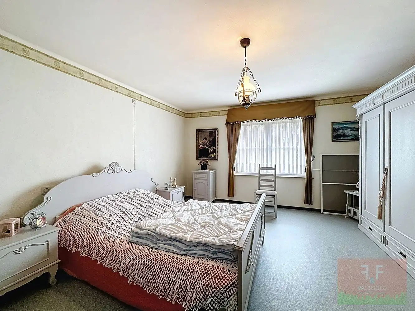 Open gezinswoning met ruime slaapkamers, garage en open tuin te Vlierzele foto 13