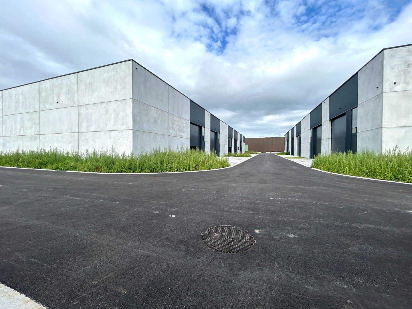 Uitstekend gelegen nieuwbouw KMO-unit te Clarysse Business Park Pittem! foto 6