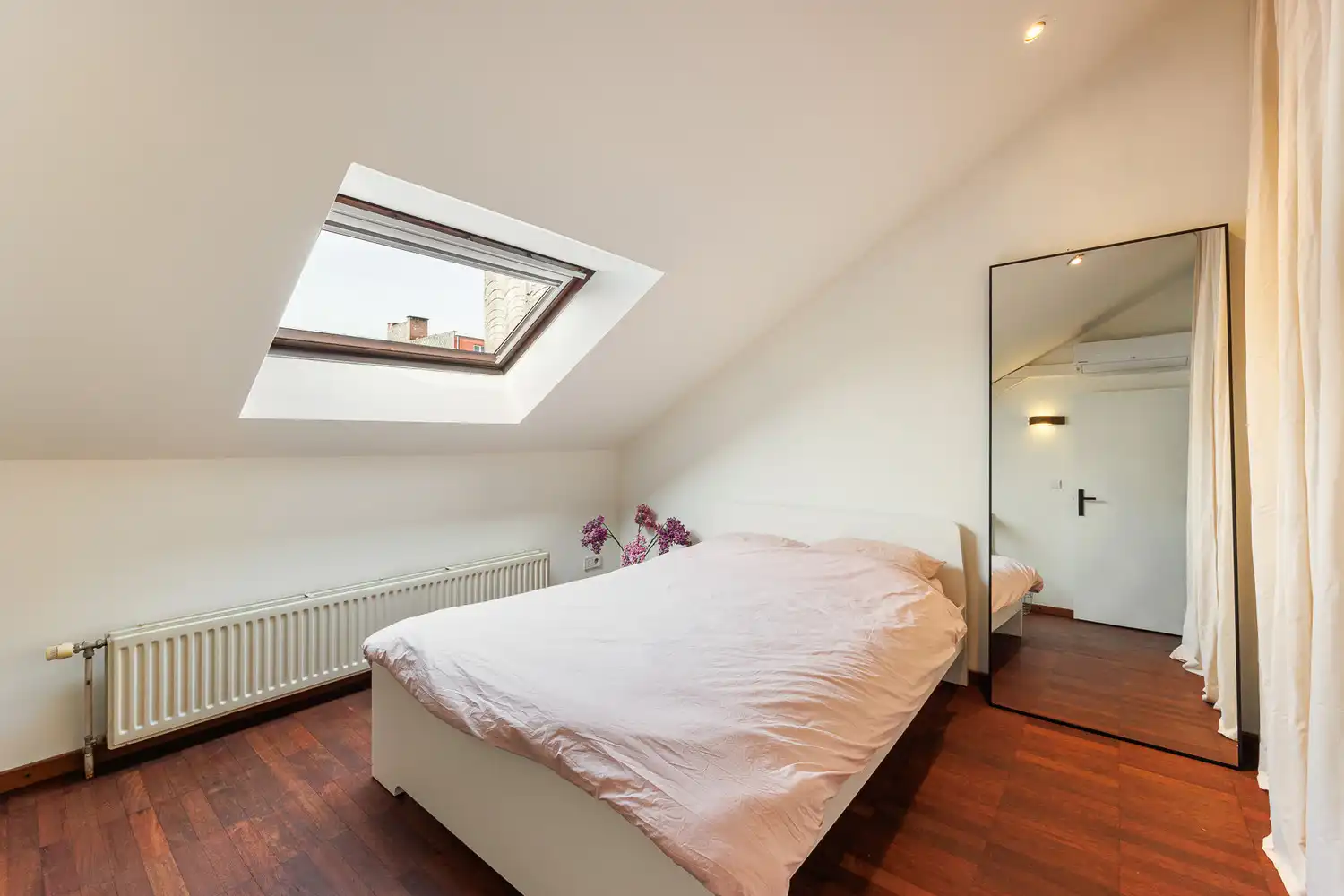 Instapklaar duplex-appartement op toplocatie aan den Bell op het Zuid te Antwerpen foto 16