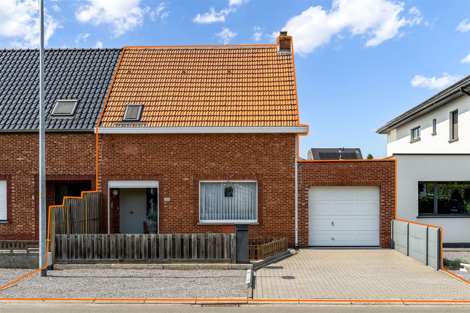 PERFECT ONDERHOUDEN WONING MET RUIME GARAGE EN BIJGEBOUW foto 31