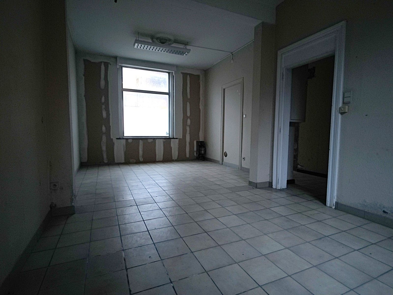 Rijwoning met 3 slaapkamers en tuin. foto 4