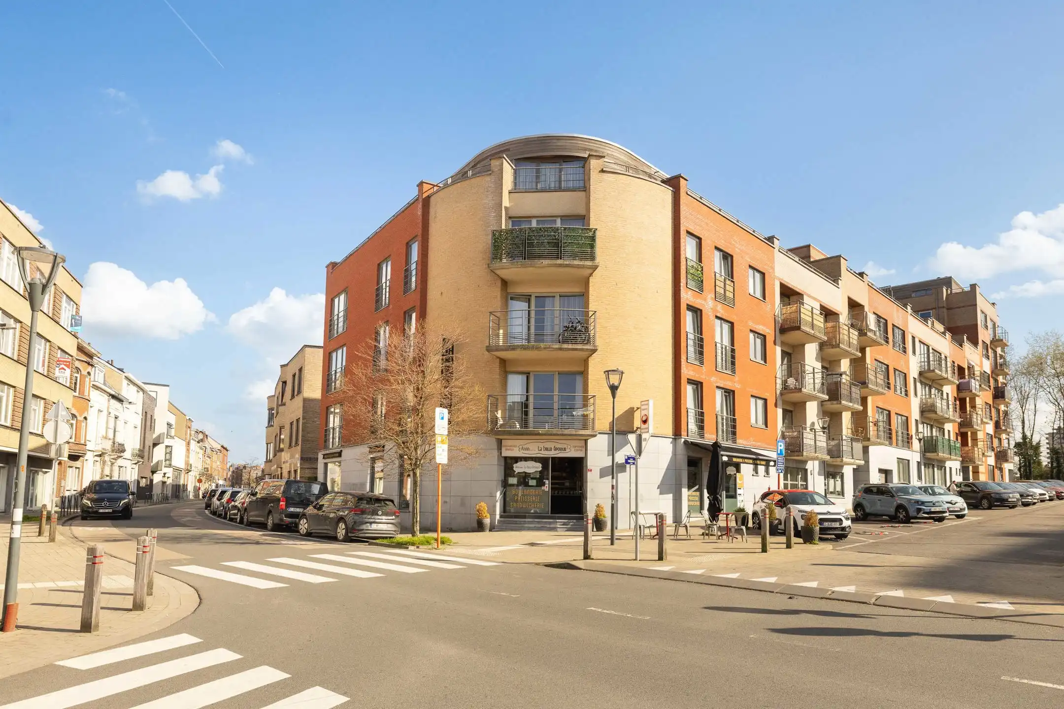 Een rendabel 2-slaapkamerappartement in 1 gegeerde omgeving foto 4