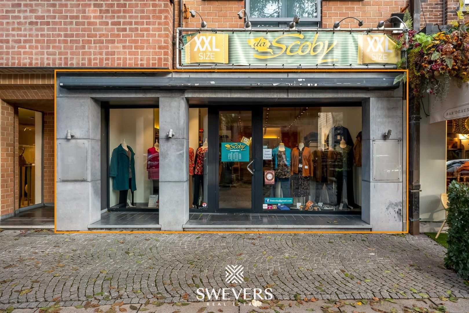 Commerciële topligging aan Sint-Martenplein in Sint-Truiden foto 18