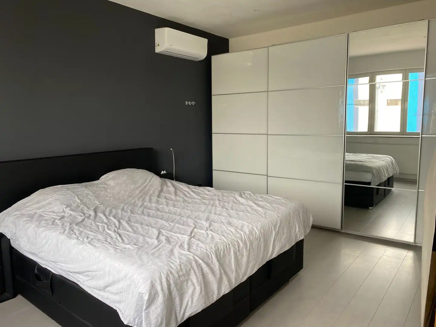 Karaktervolle gerenoveerde woning met garage en tuin foto 10