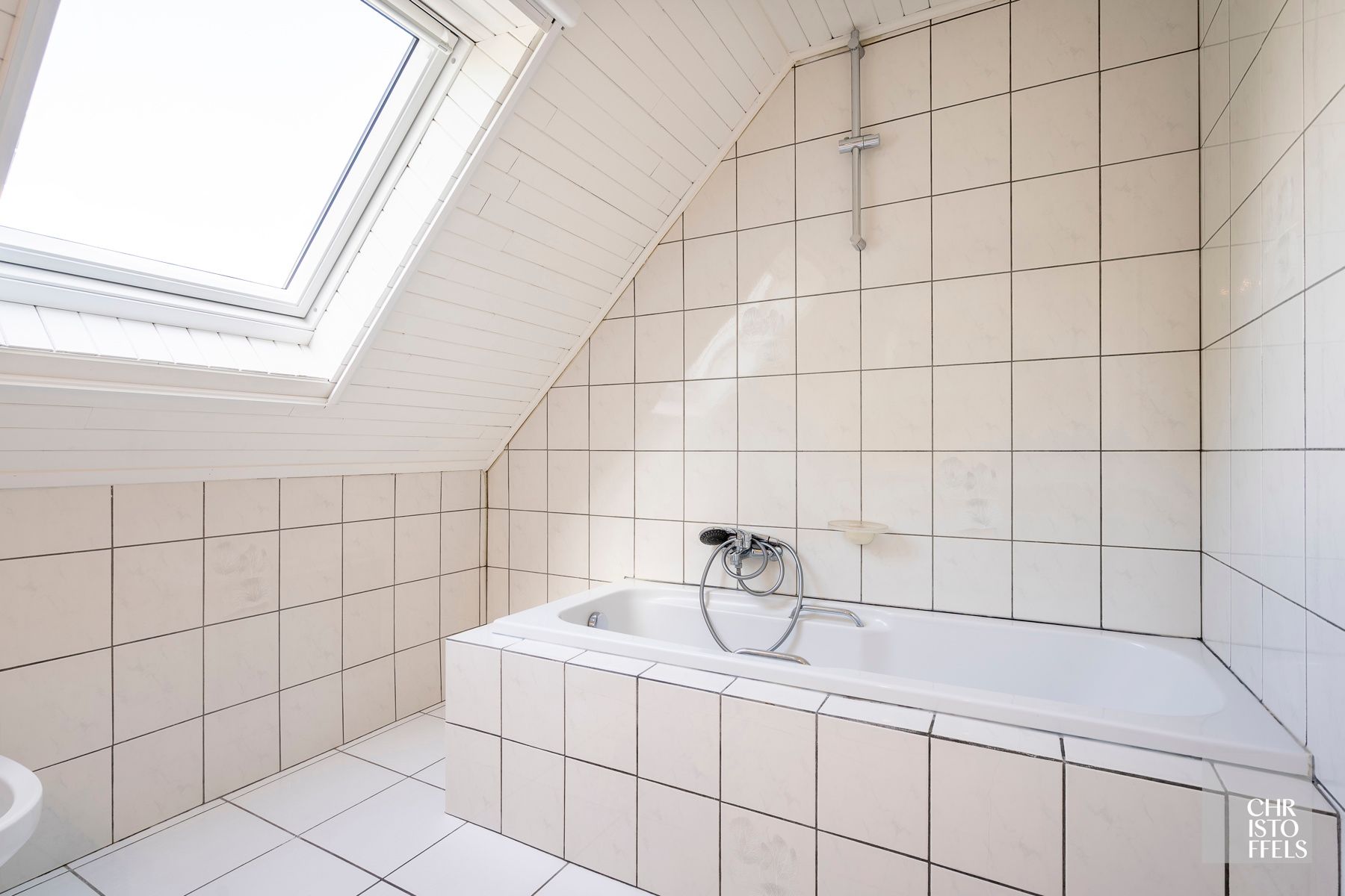 Landelijk en centraal gelegen hedendaagse woning. foto 12
