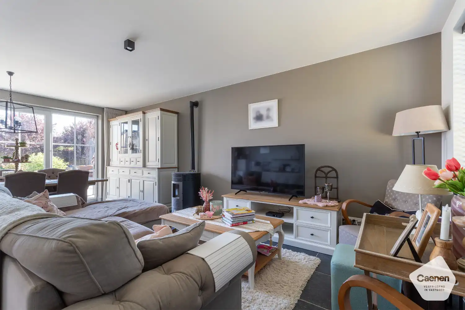 Energiezuinige prachtige woning op landelijke ligging met 3 slaapkamers en prachtige tuin! foto 3
