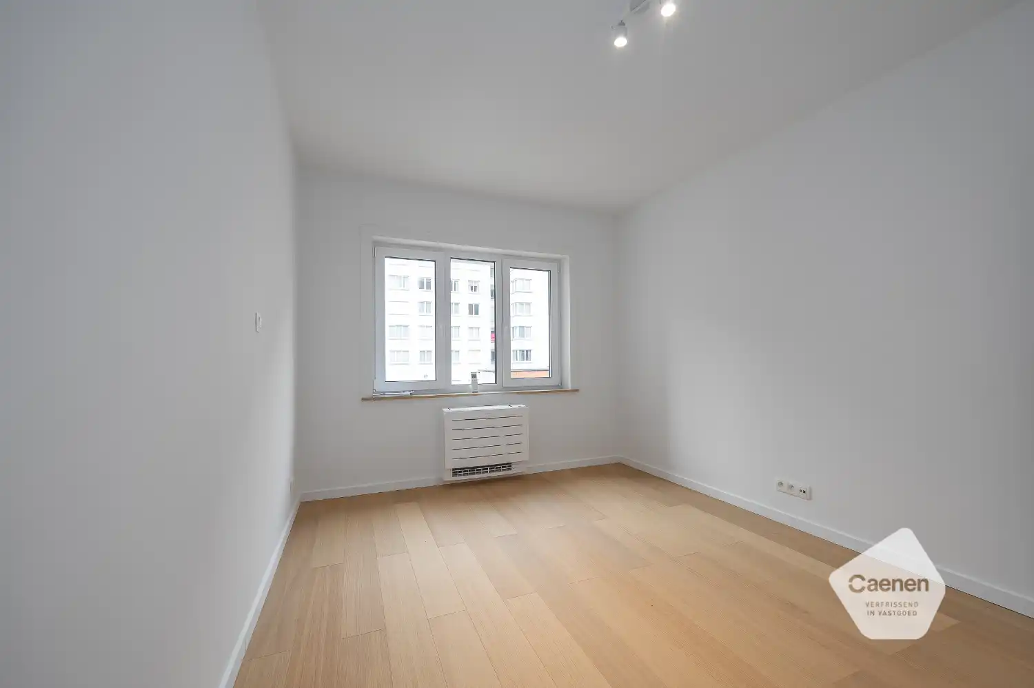 Gerenoveerd twee slaapkamer appartement in centrum Oostende! foto 14