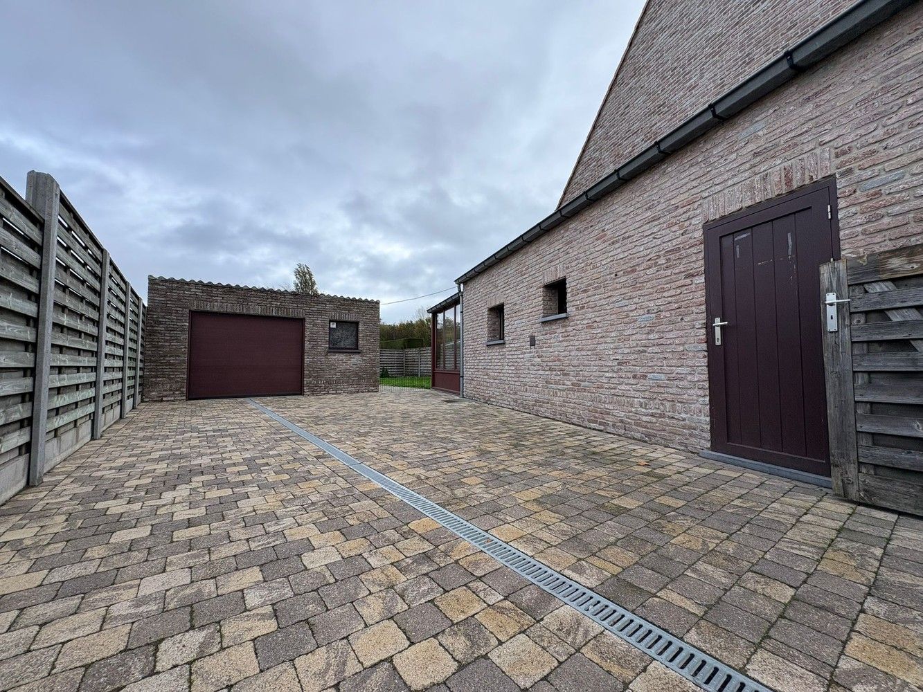 Centraal gelegen woning op perceel van ca. 1250m2! foto 3