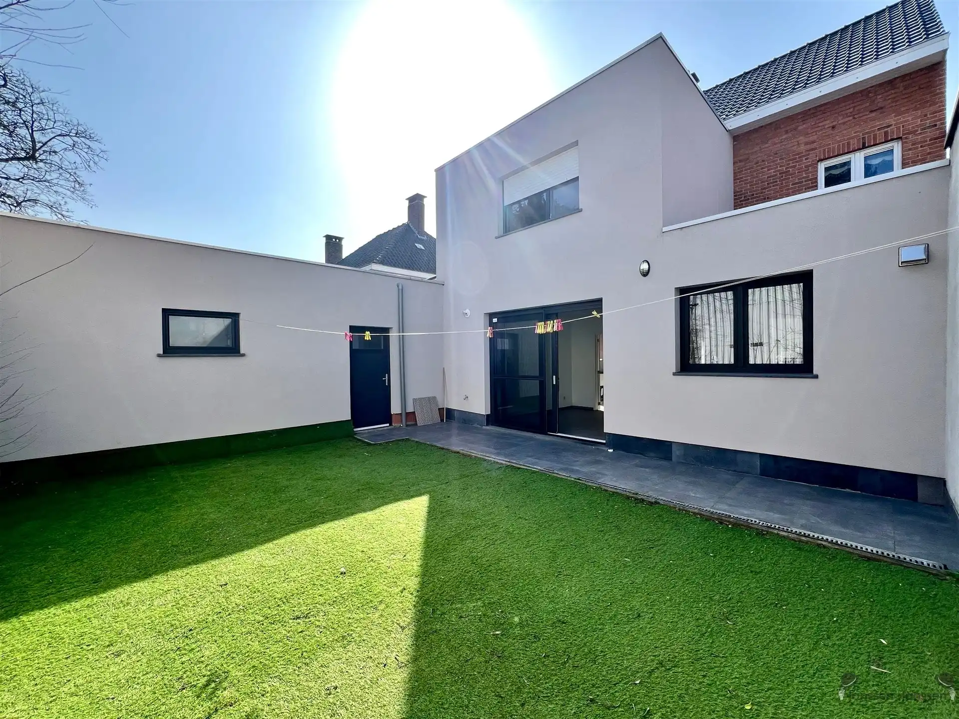 Ruime woning met 5 slaapkamers foto 10