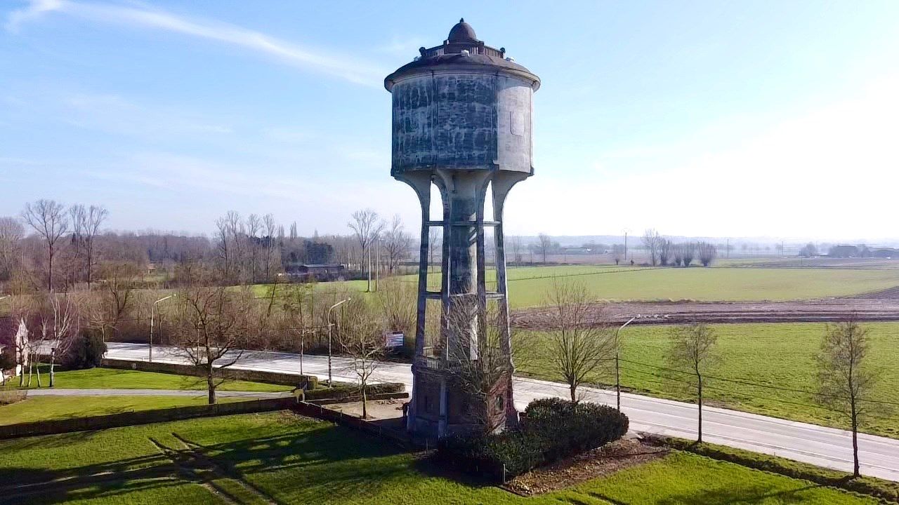 Unieke watertoren met vergunning voor verbouwing naar vakantiewoning foto 3