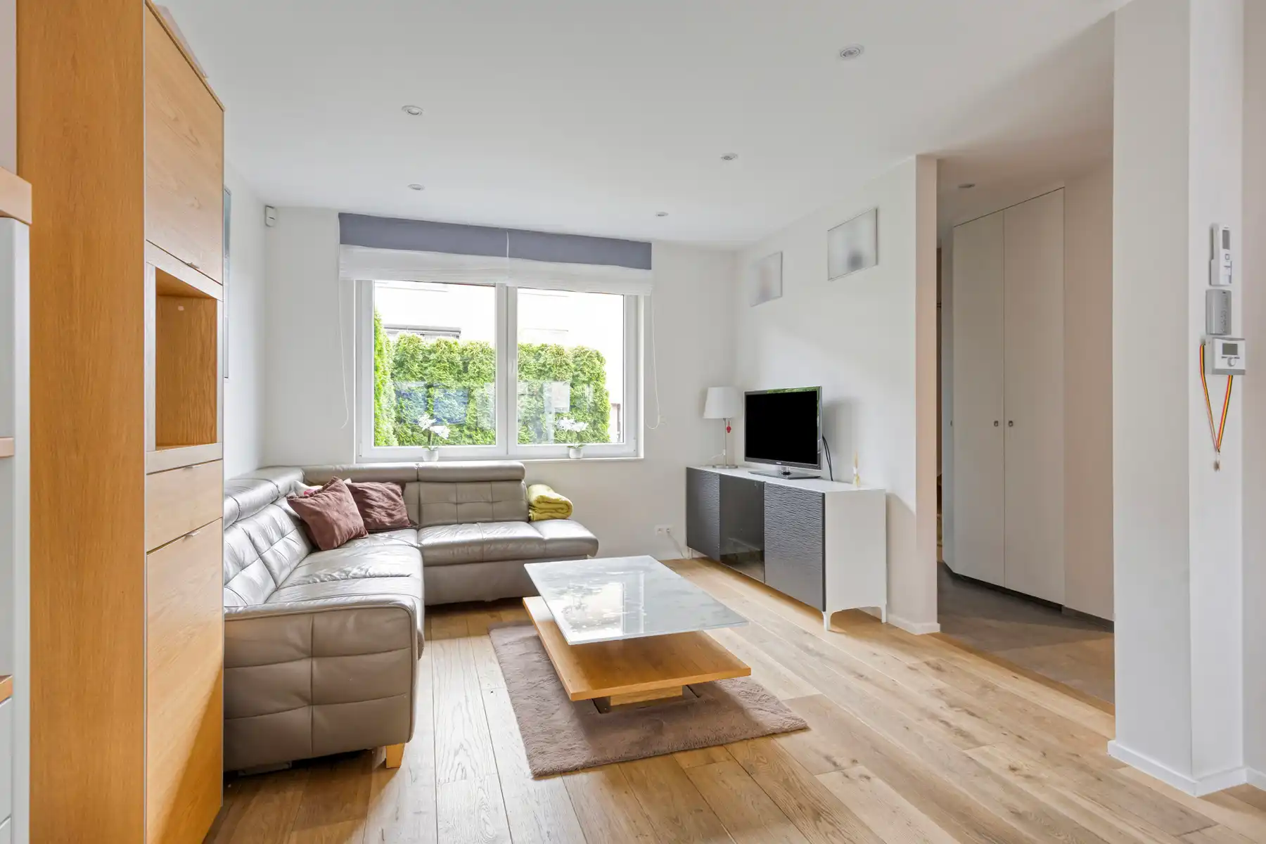 Gerenoveerde woning met 3 slaapkamers, 2 badkamers en garage foto 6