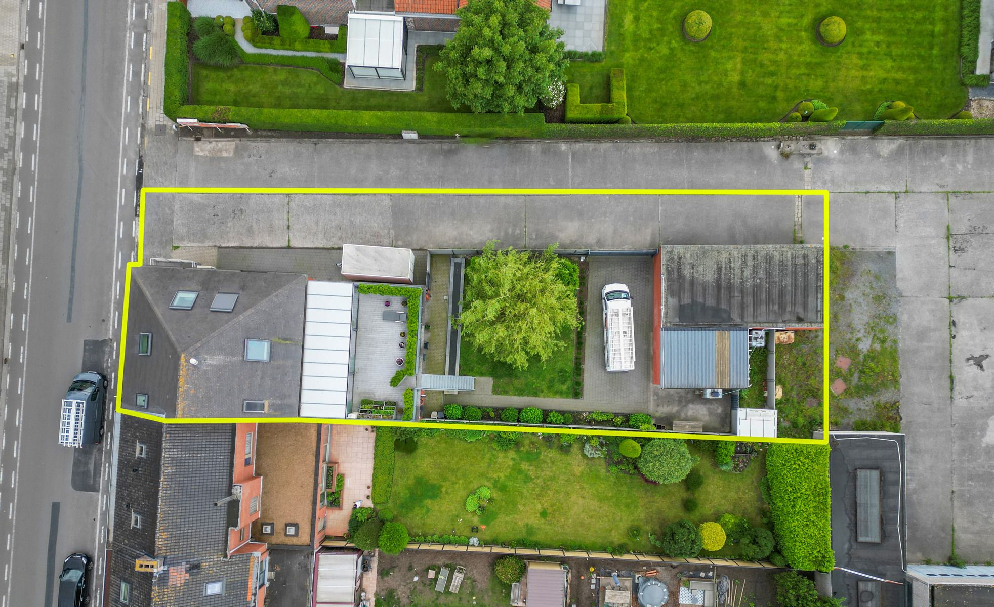 Uniek handelspand met ruim duplex-appartement en 4 garages! foto 9