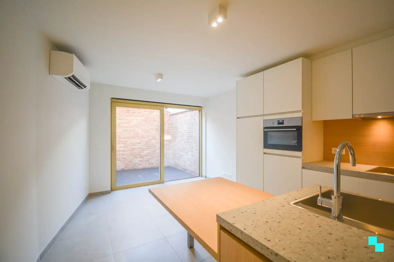 Stijlvolle hernieuwbouwwoning (BEN) met 2 slaapkamers - stadscentrum foto 8