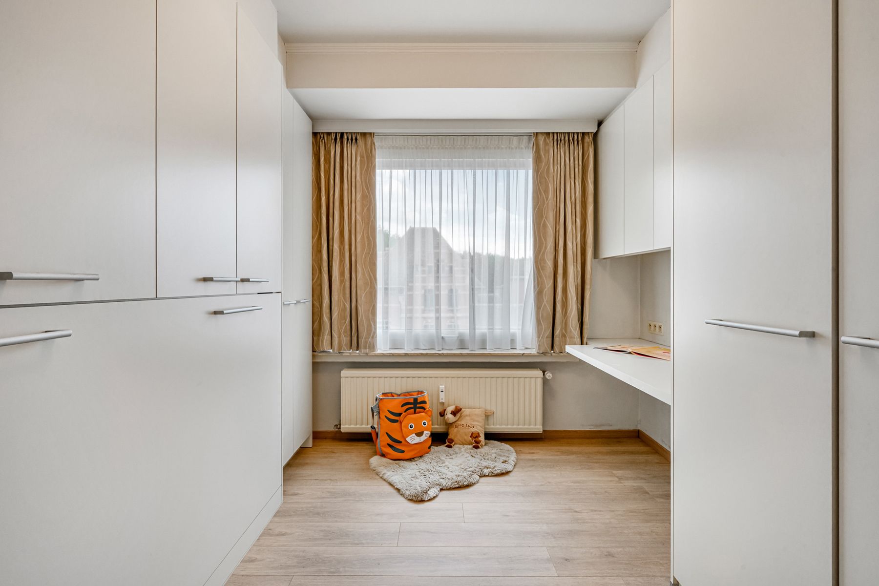 Gerenoveerd 2 slaapkamer appartement met privé kelder foto 9