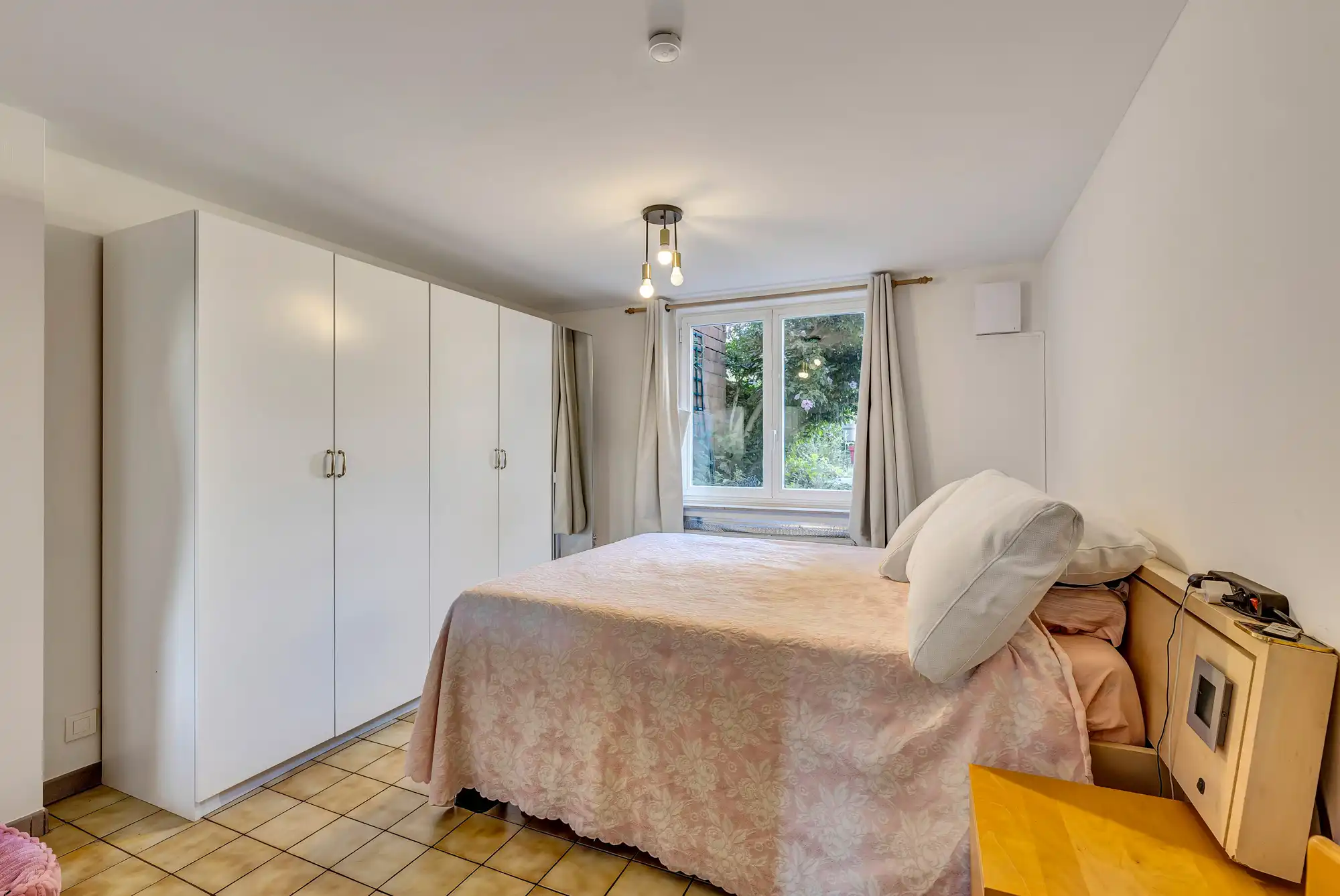 Gelijkvloers appartement met 3 slaapkamers en tuin! foto 10
