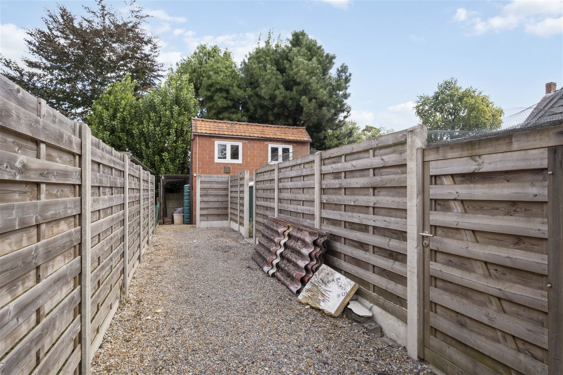 Mooie gerenoveerde woning met 3 slaapkamers en onderhoudsvriendelijke tuin foto 14