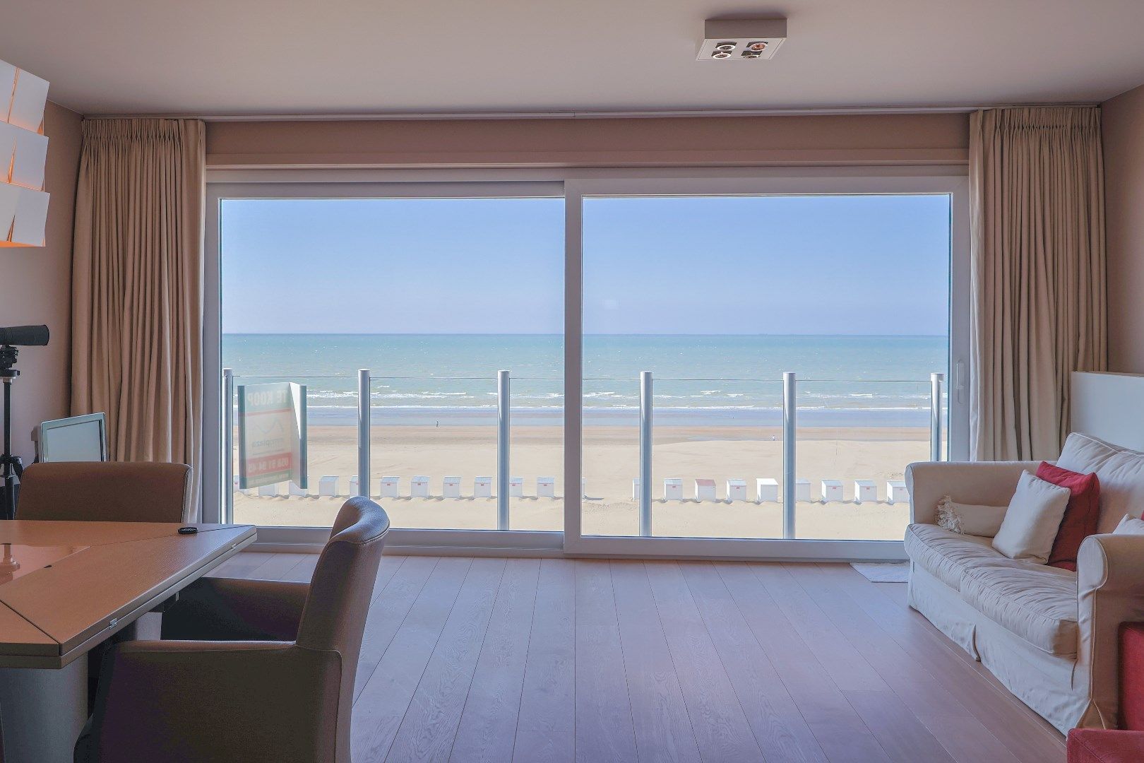 Prachtig appartement met frontaal zeezicht op de zeedijk Oostduinkerke foto 19