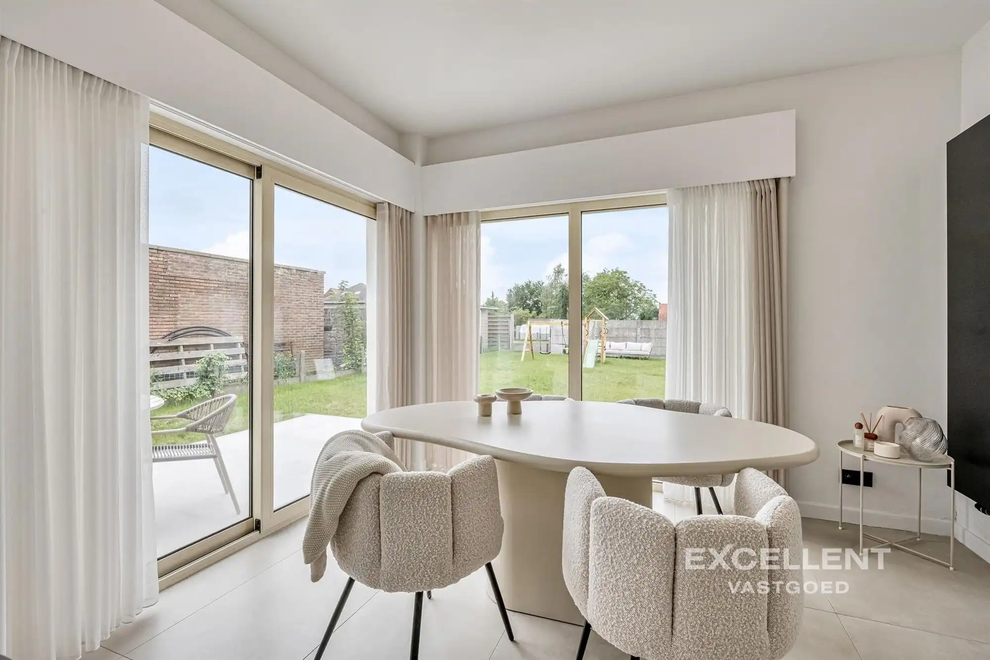 Gerenoveerde en moderne bungalow in rustige straat nabij centrum Nazareth te koop foto 4