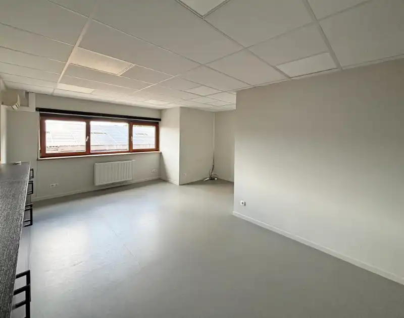 Sint-Niklaas: instapklaar kantoor van 165 m² met parking foto 3