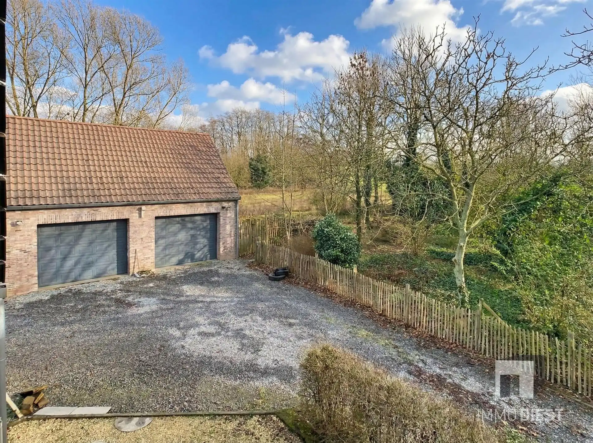 Instapklare woning op ca.53 are met bijgebouw met dubbele garage. EPC 104 kWh/m²/jaar (bijna A-label) foto 39