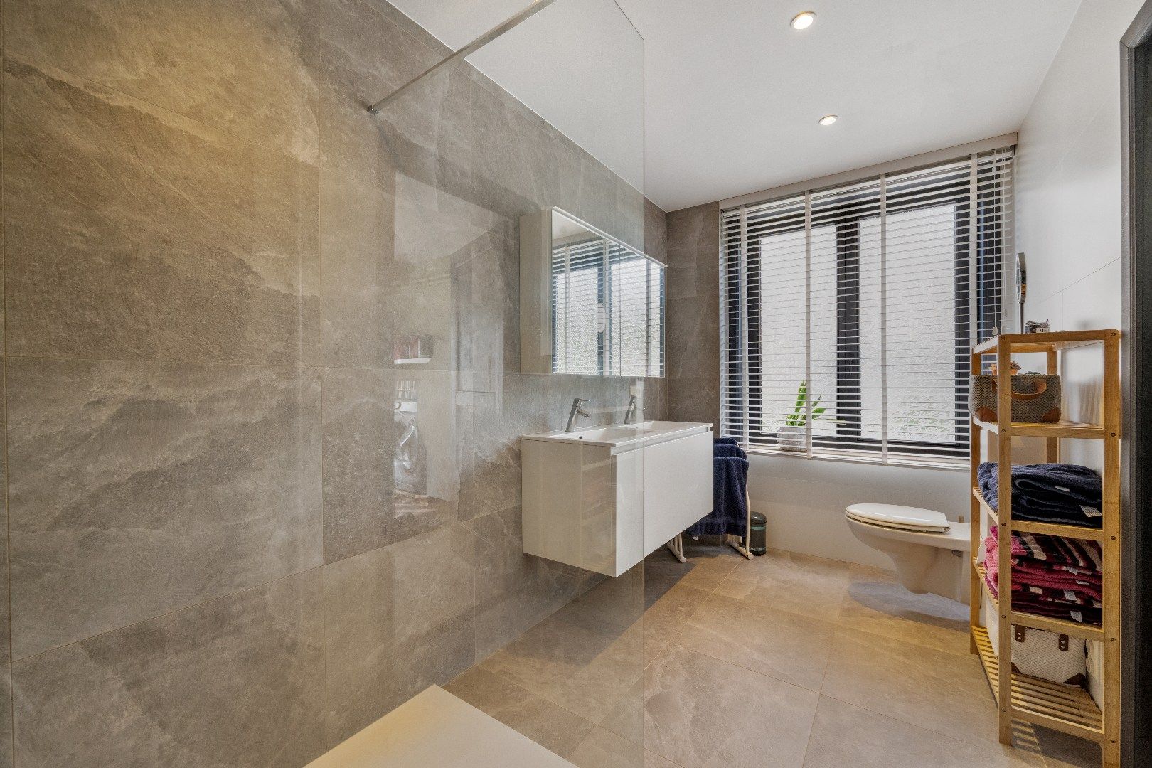 Prachtige ruime half-open woning foto 18
