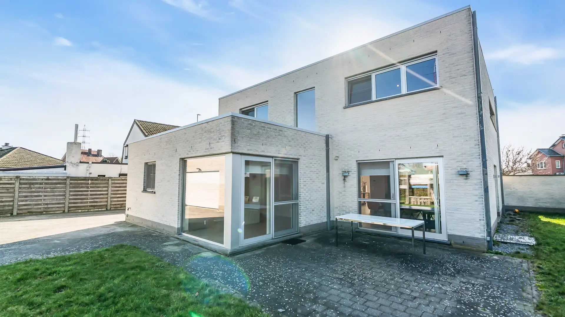 Trendy gezinswoning met open leefruimte, 4 slaapkamers en vrijstaande garage foto 30