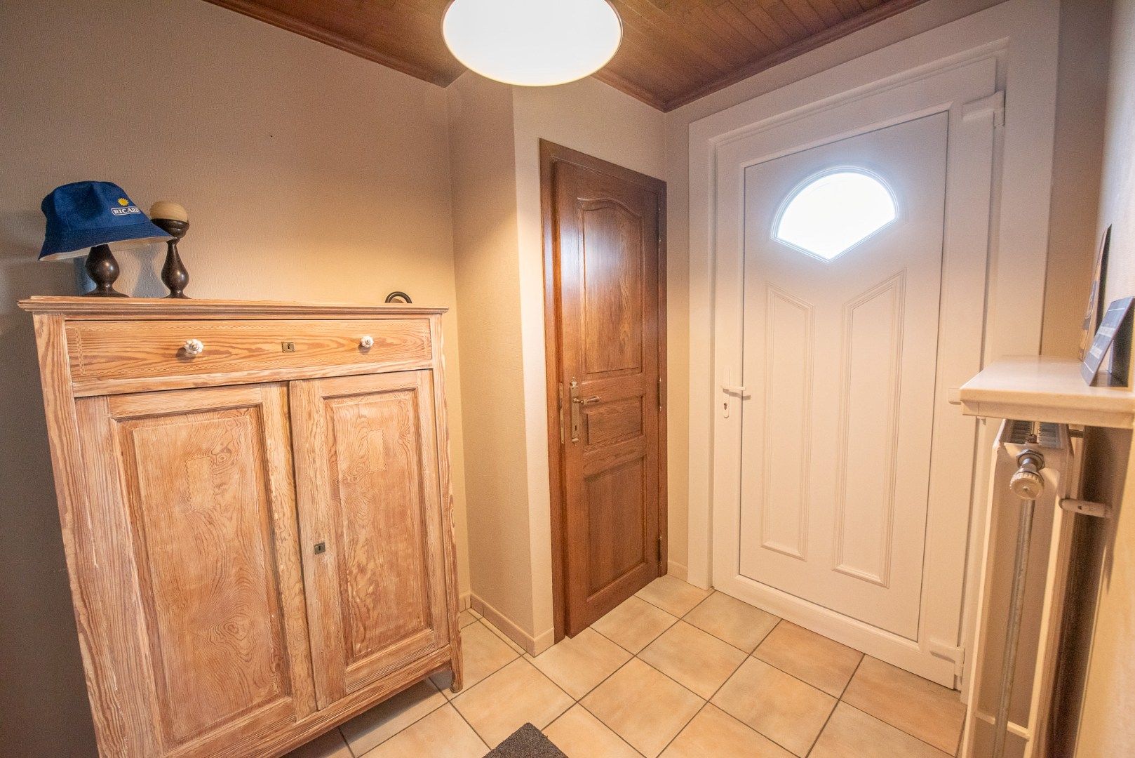 🏡 Charmante gezinswoning met 3 slaapkamers, inpandige garage en prachtige tuin in rustige woonwijk - Bezoek woensdag 10 december 15u30-17u30 (mits afspraak) foto 2