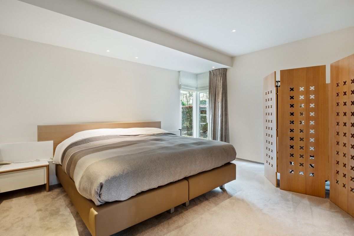 Uitzonderlijke villa op 3451 m² met 5 slaapkamers omgeven door groen. foto 13