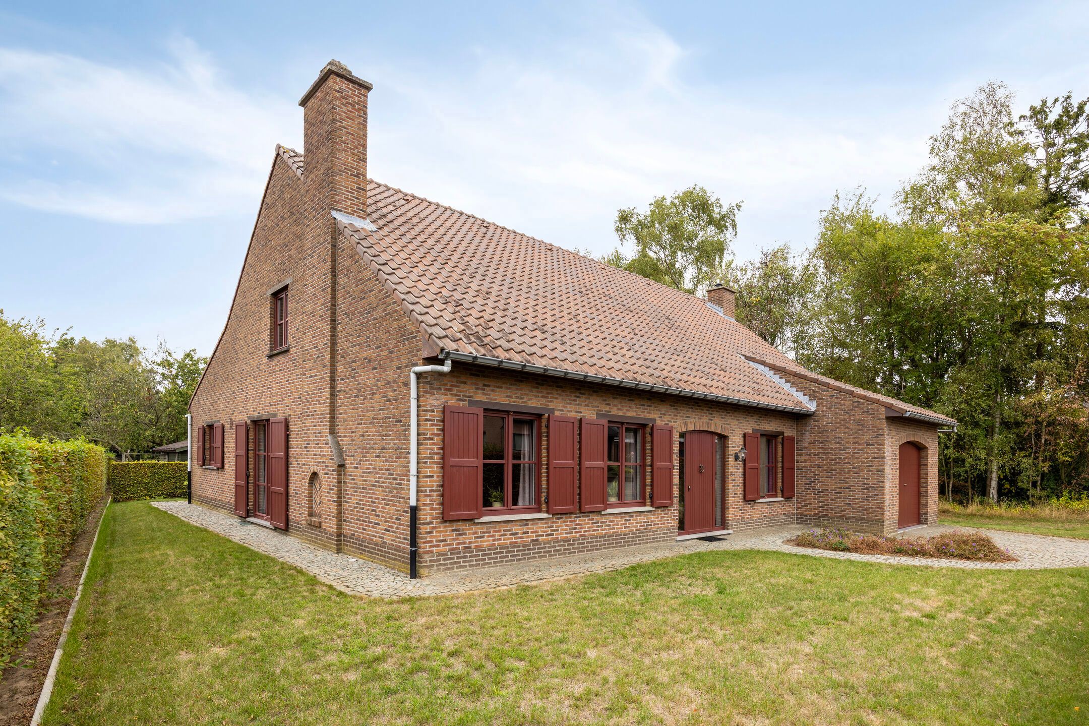 Ruime woning met vier slaapkamers op 9 are te Rotselaar foto 2