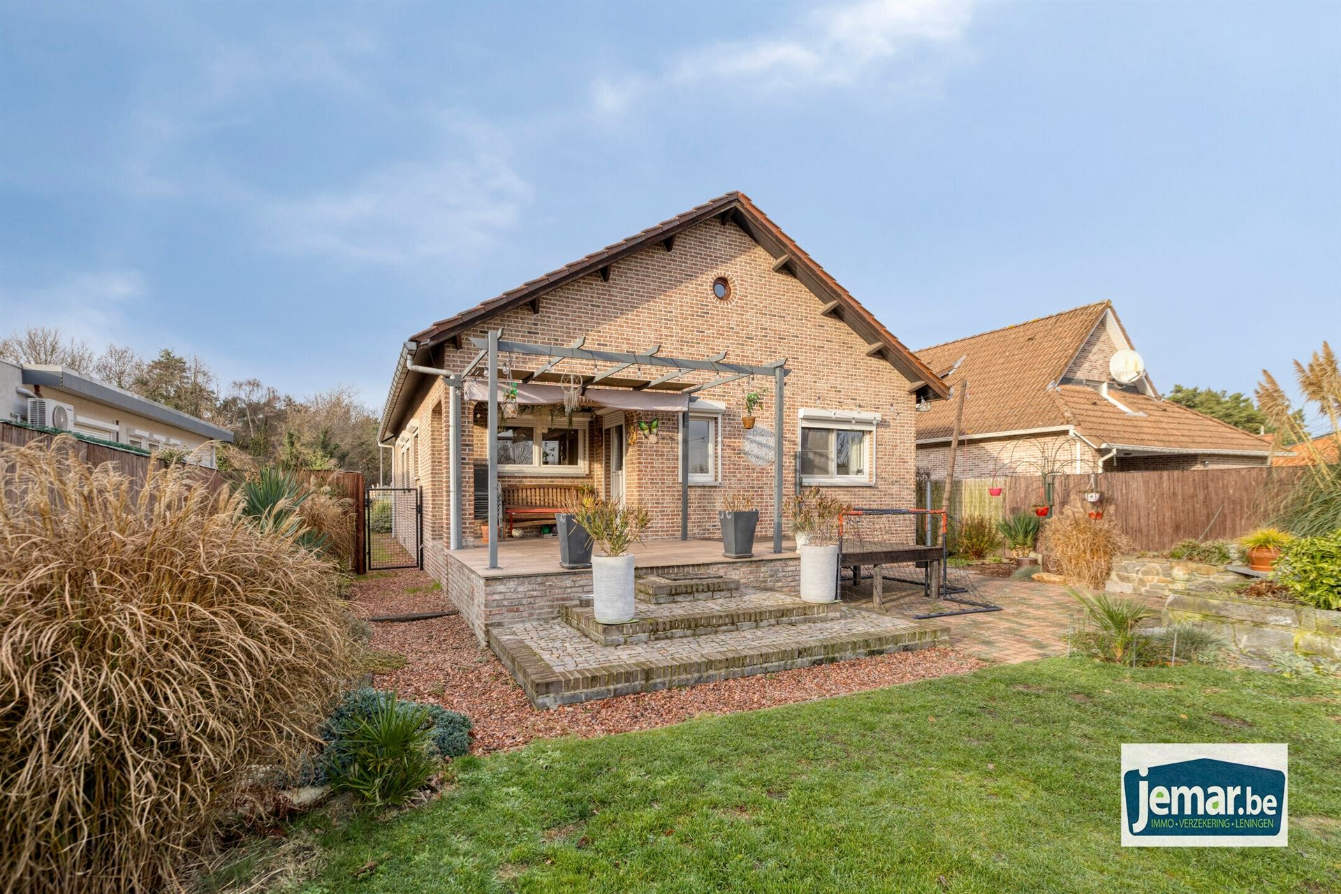 Vrijstaande bungalow woning met 3 slaapkamers en inpandige garage  foto 34