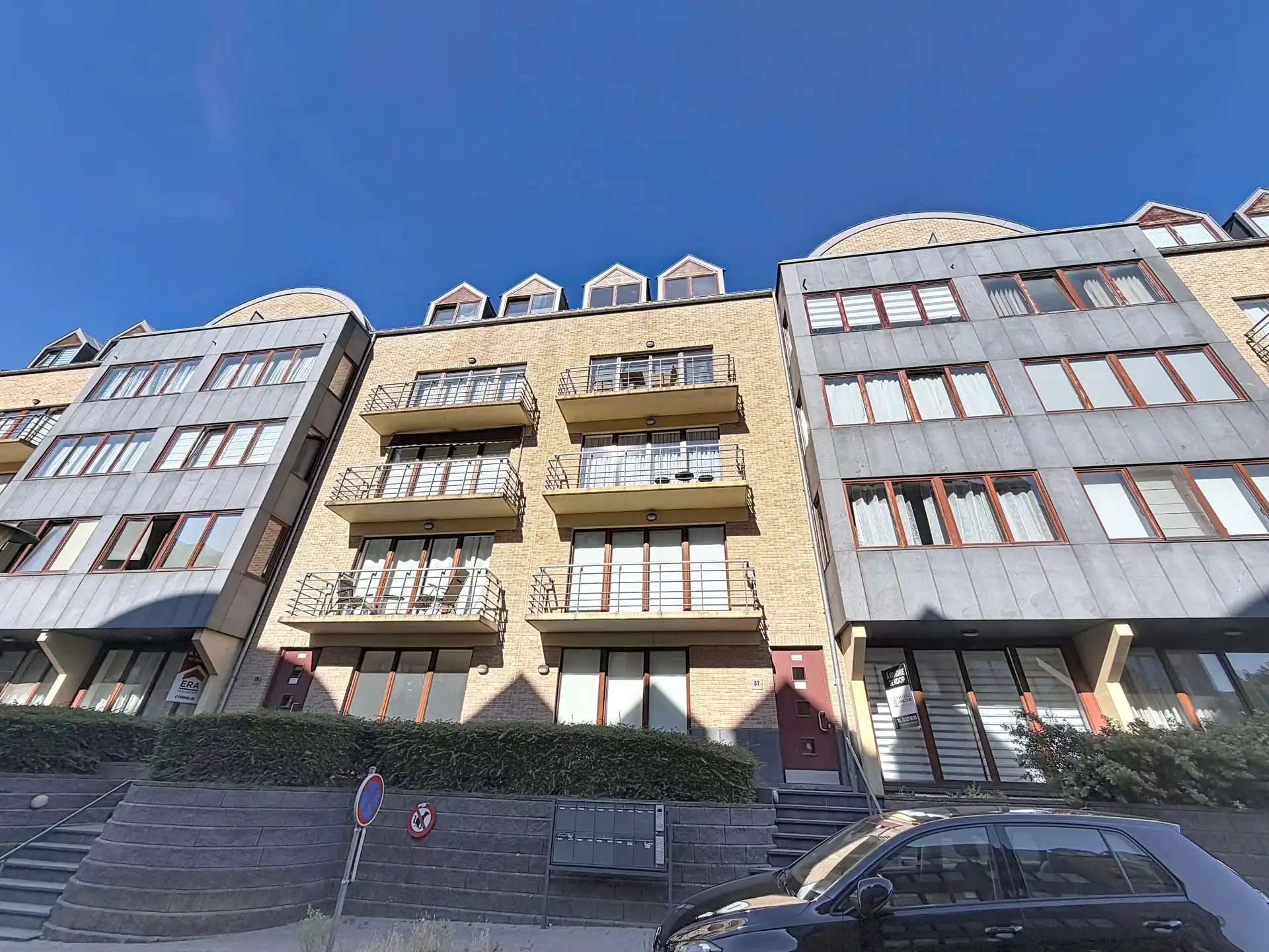 Gerenoveerd appartement met 2 slaapkamers + parkeerplaats foto 16