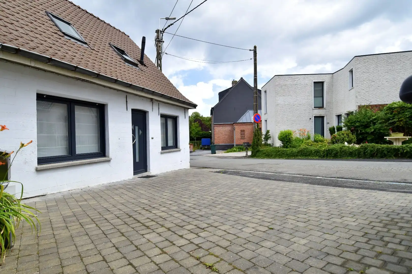Knusse woning met 2 slaapkamers en zonnig terras nabij het centrum van Bellegem foto 2