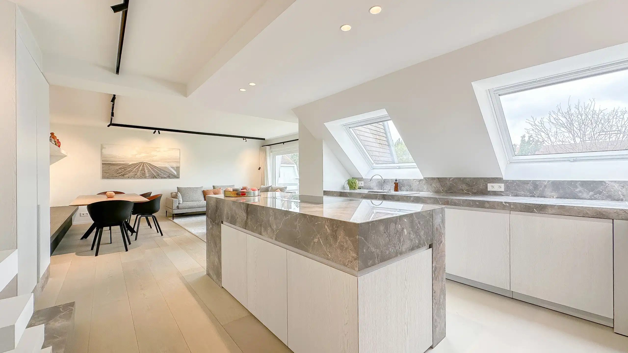 Bijzonder verfijnd duplexappartement, gelegen in het Zoute foto 7