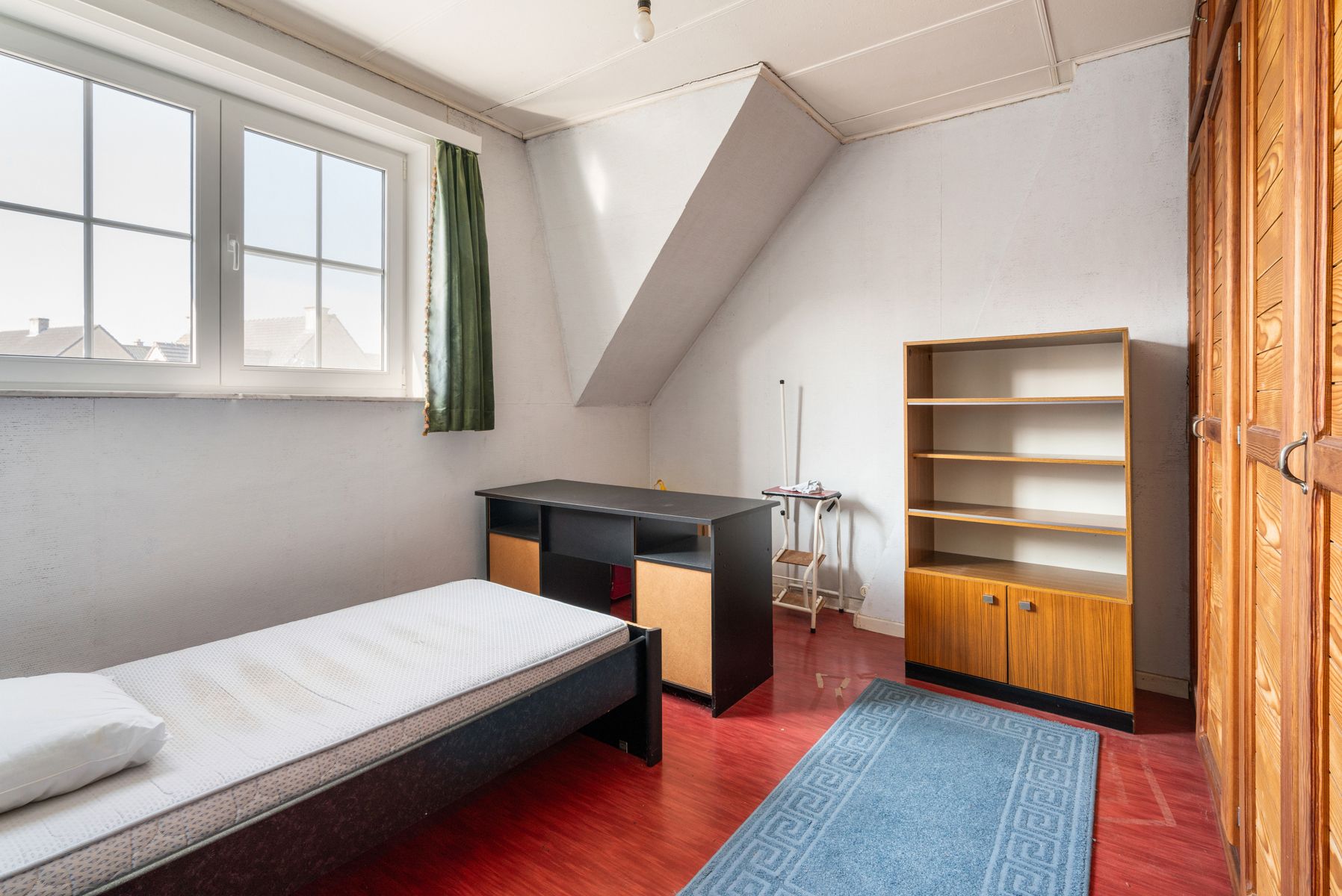 Te renoveren woning met 4 slaapkamers en mooie tuin in het rustige Haaltert foto 15