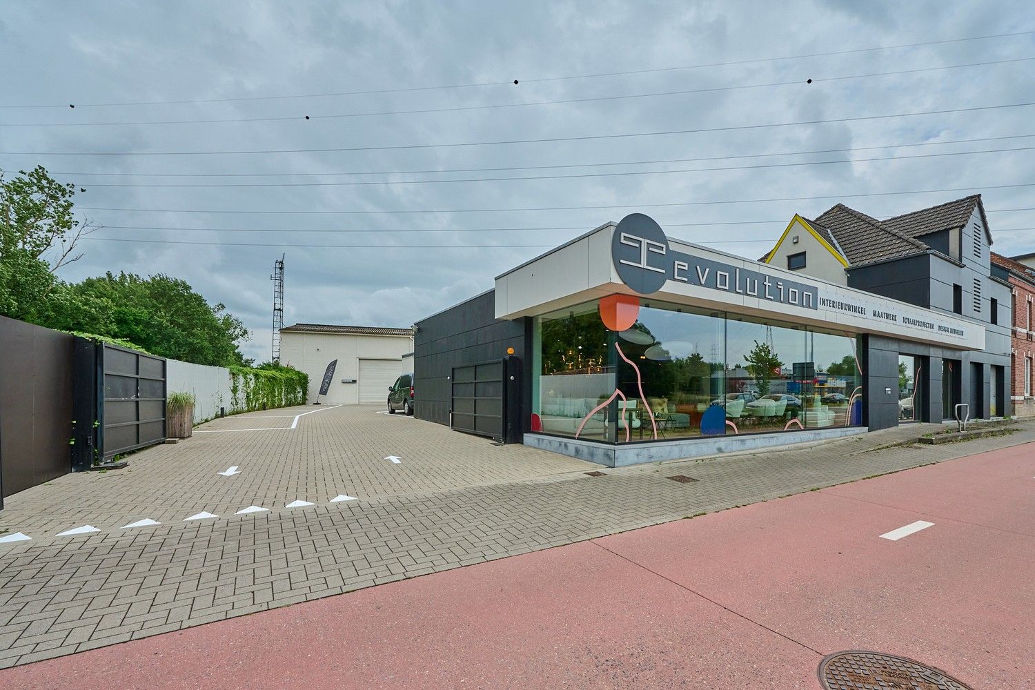 Showroom met magazijn foto 3
