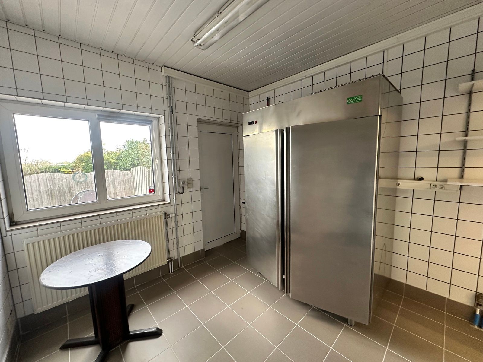 Veelzijdig horecapand met terras en privéparking foto 11