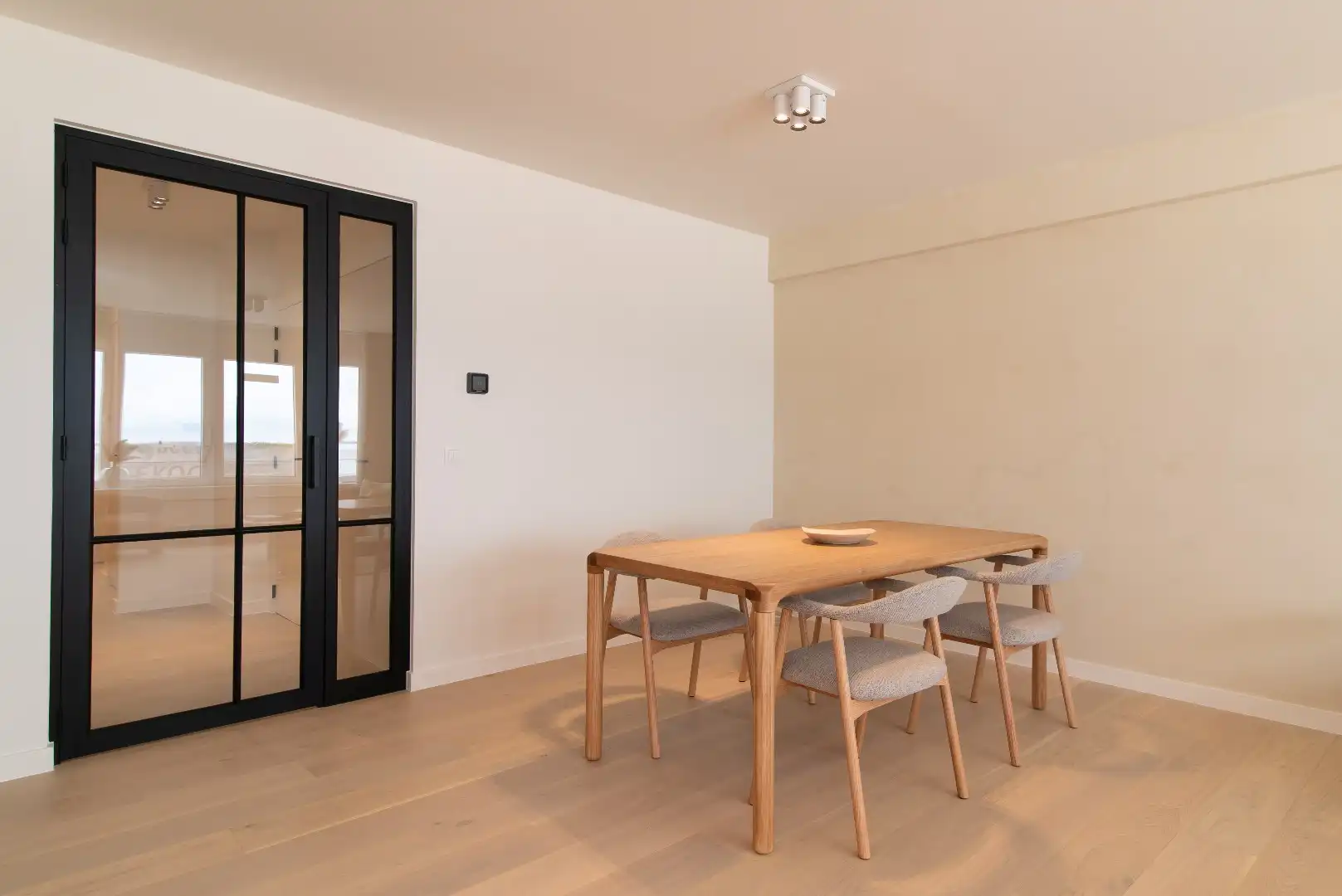 Volledig gerenoveerd twee slaapkamerappartement van 89 m² met een gunstige EPC-score B. foto 5