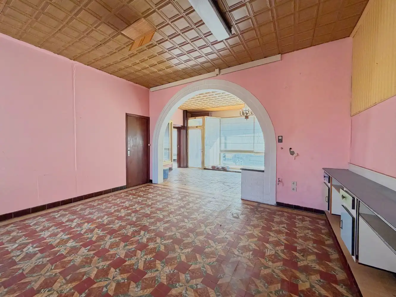 Ruime woning met polyvalente ruimte, zonnige tuin en tal van mogelijkheden foto 4