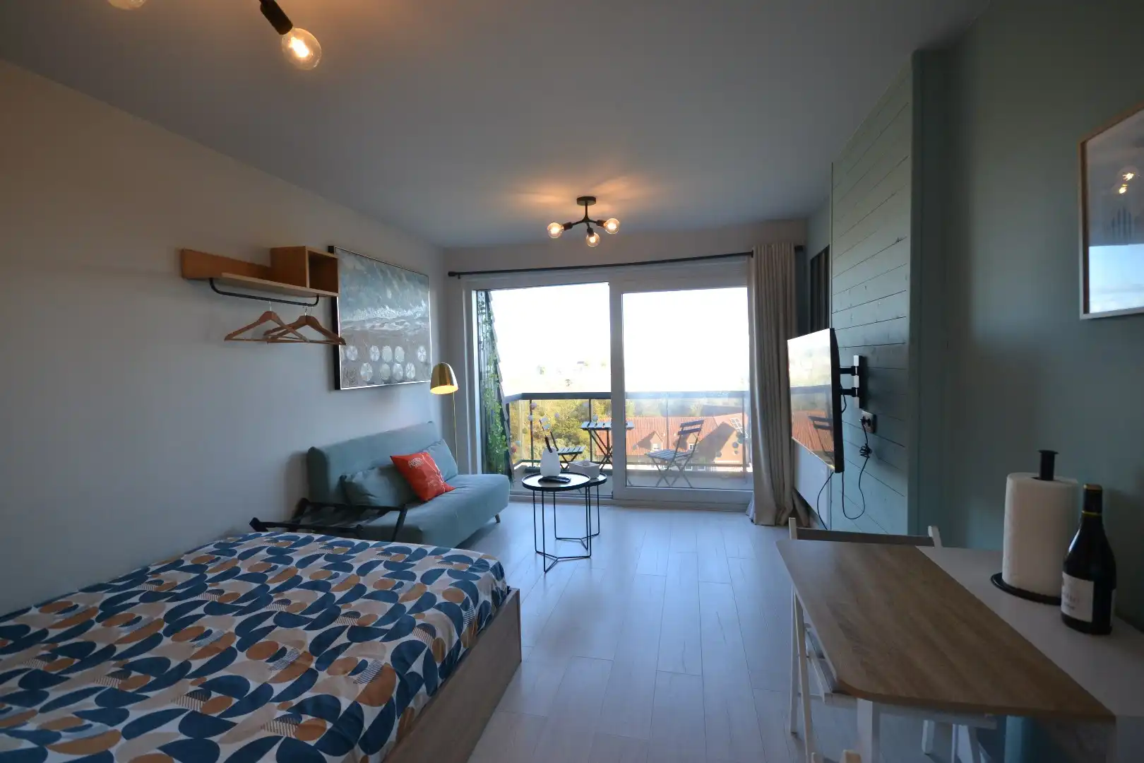 Zonnige studio met vrij uitzicht  en op  enkele stappen van de zee. foto 6