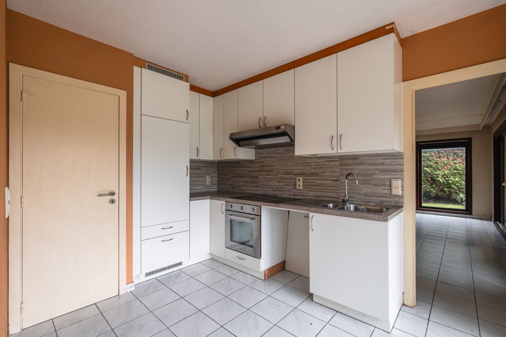 Open bebouwing op 950 m² met 4 kamers en garage foto 15
