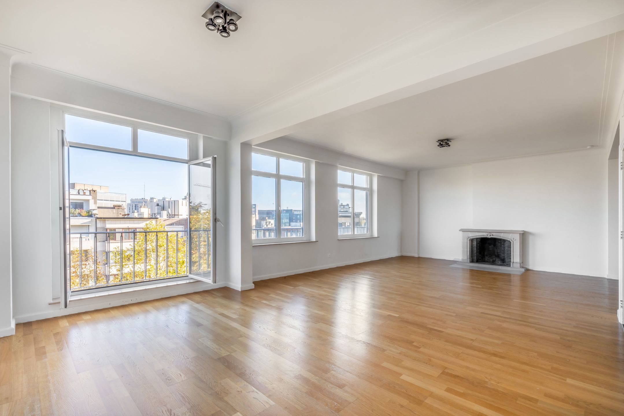 Riant licht appartement vlakbij Stadspark en centrum foto 6