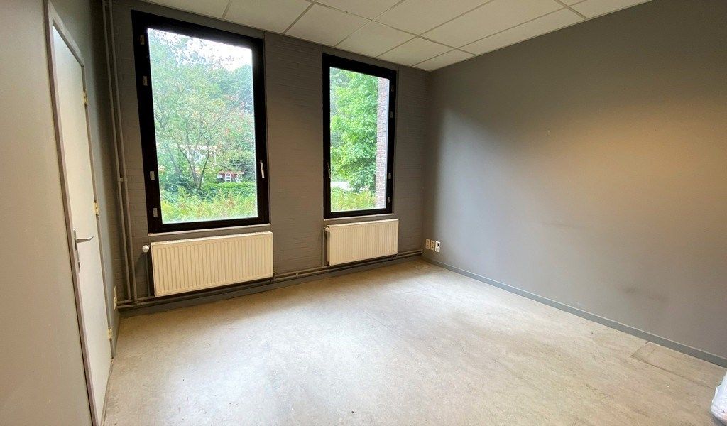 Magazijn met kantoren te huur vlakbij A12 in Wilrijk foto 17