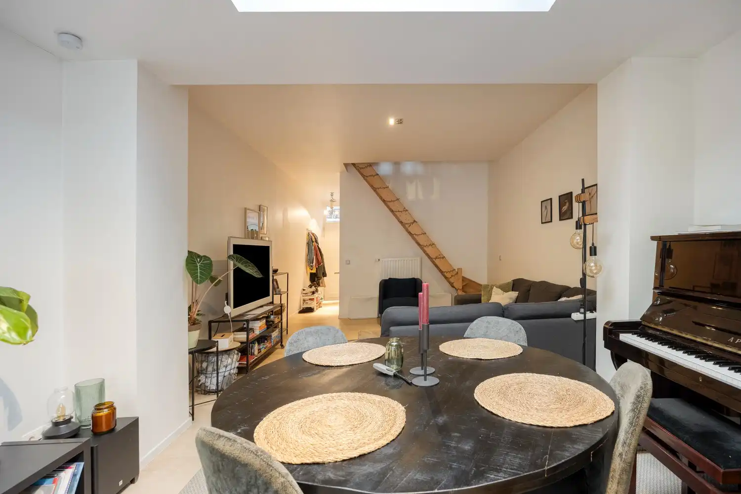 Karaktervolle en gerenoveerde stadswoning met drie ruime slaapkamers en stadstuin foto 6