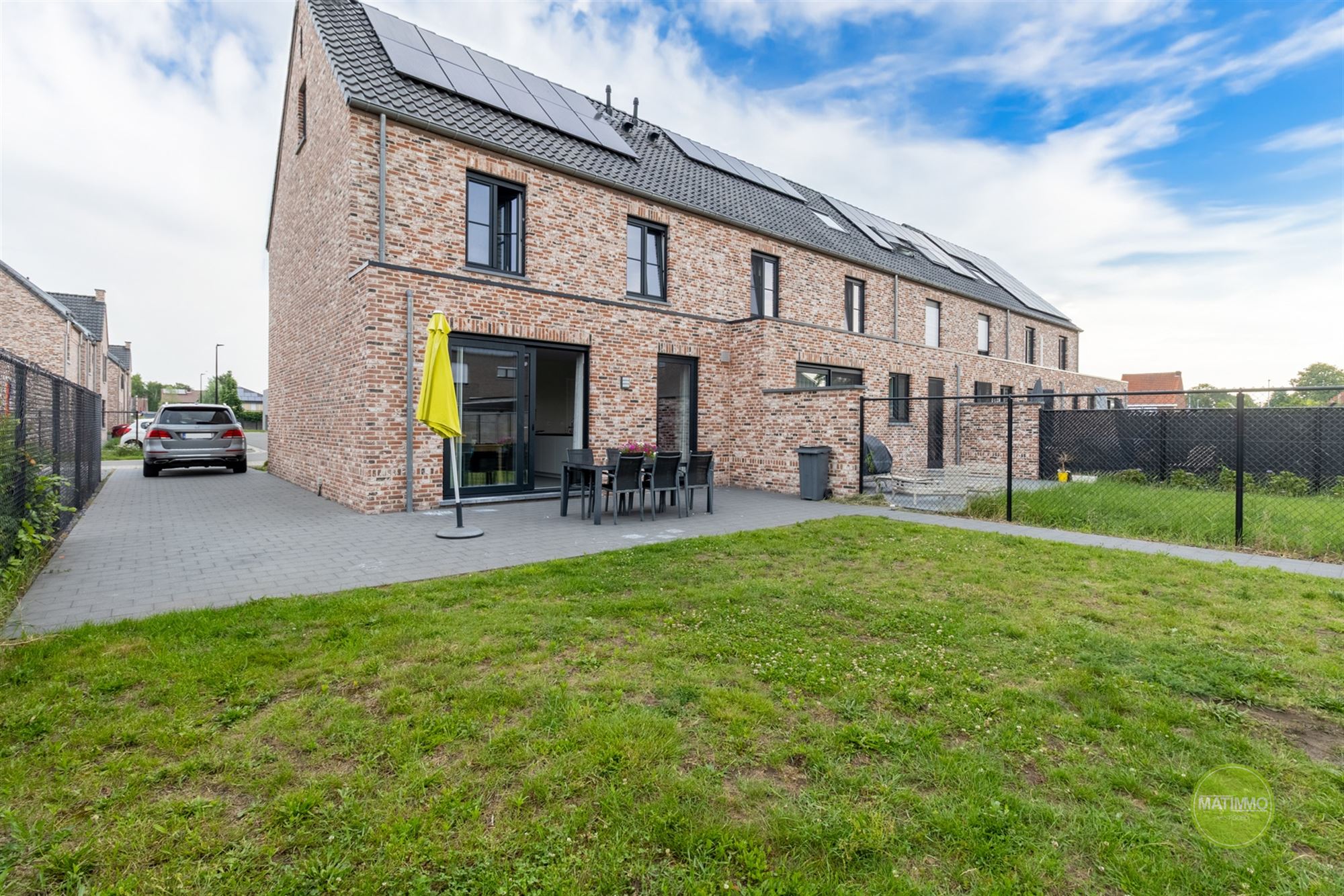 Energiezuinige halfopen woning met zuidgerichte tuin  foto {{pictureIndex}}